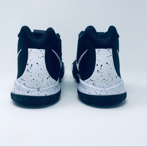 Nike Kyrie 4 - Picture 3 of 6